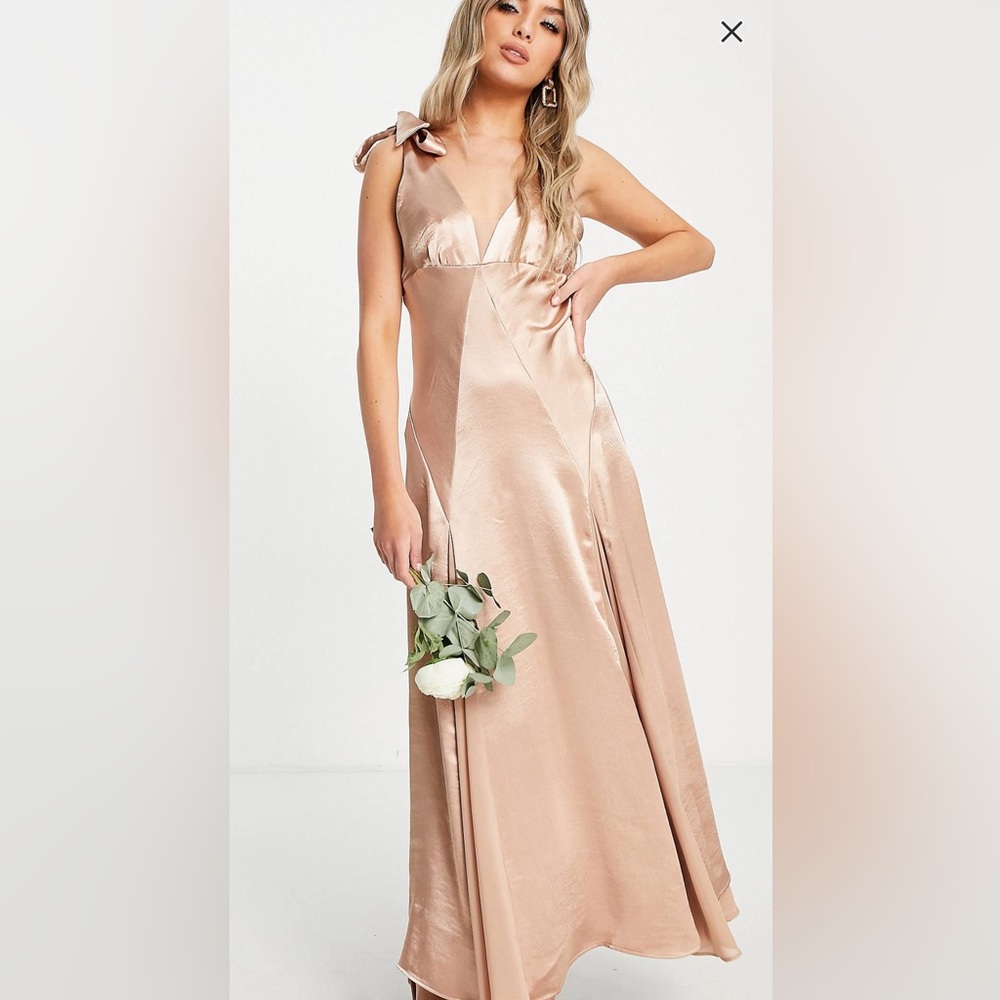 Topshop Bridesmaid dress in Champagne Blush. Never Worn-Tags still on.